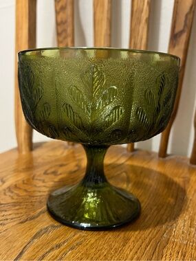 Vintage 1975 FTD Green Glass Compote / Candy Dish – Oak Leaf Design ✨